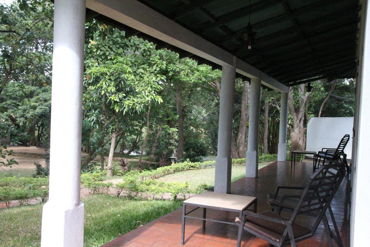 Dambulu Oya Family Park Hotel Dambulla Exterior foto